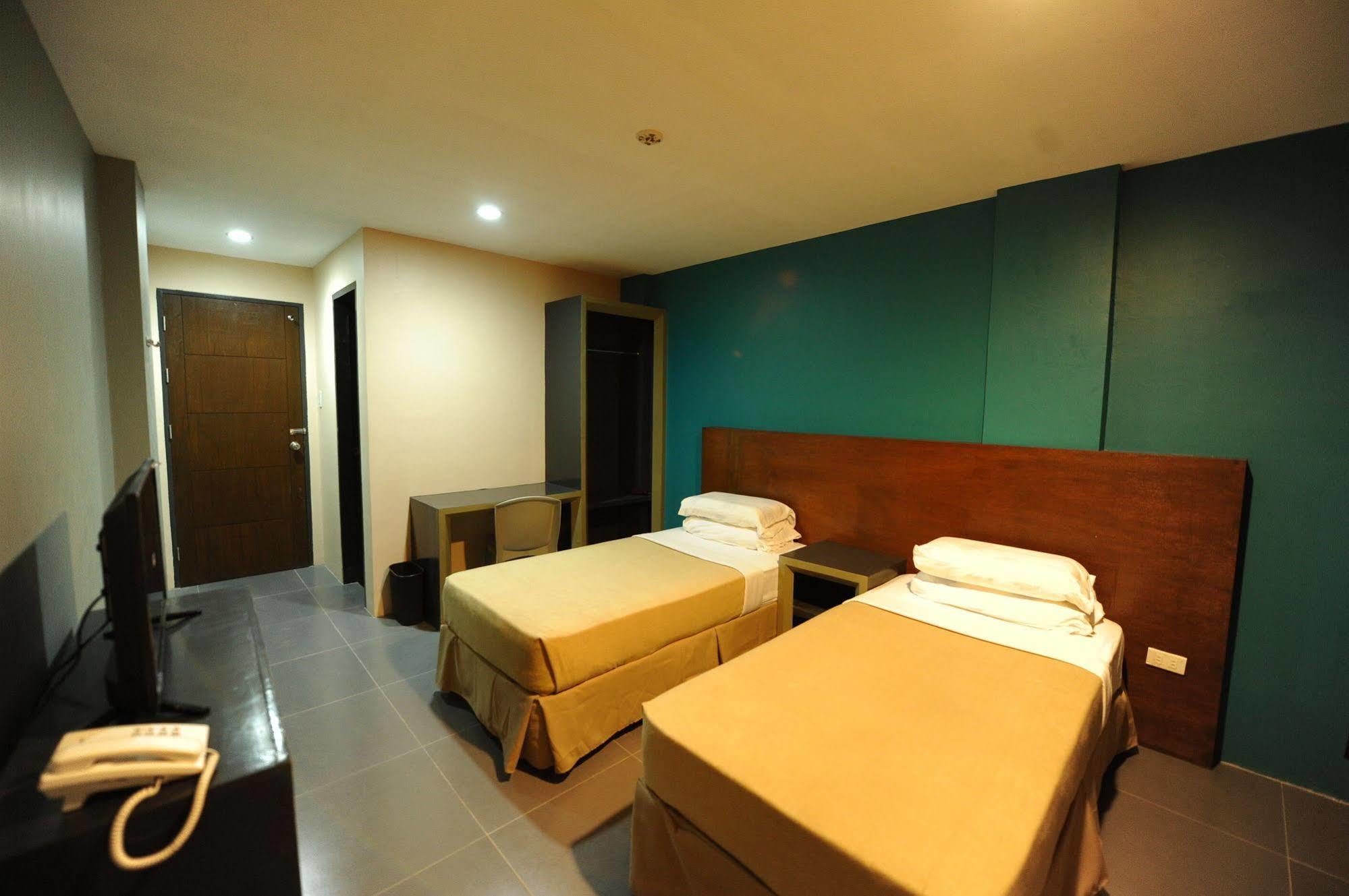 Urban Living Zen Hotel Davao City Extérieur photo
