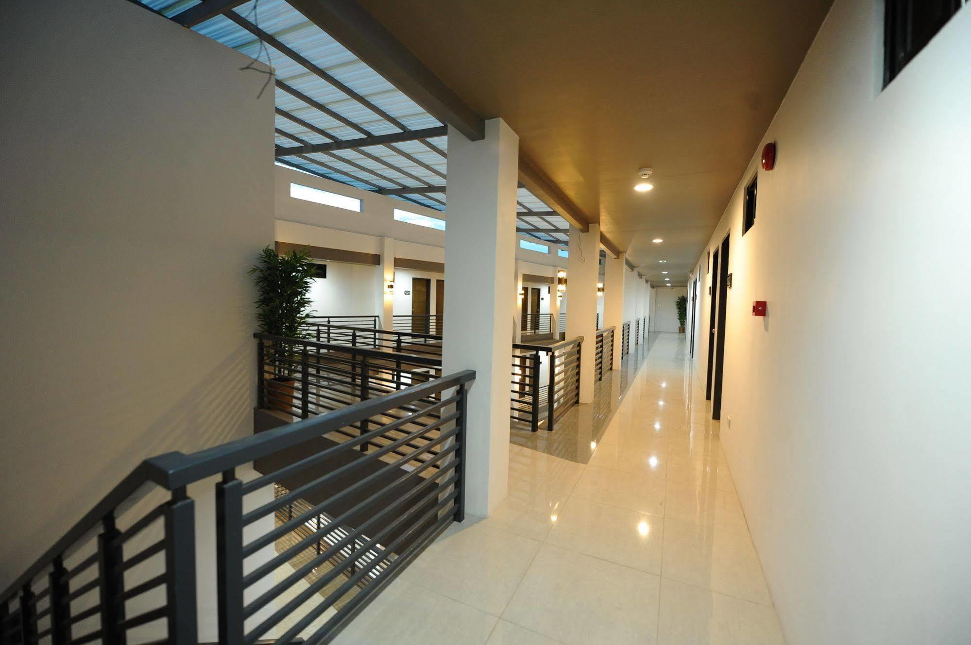 Urban Living Zen Hotel Davao City Extérieur photo